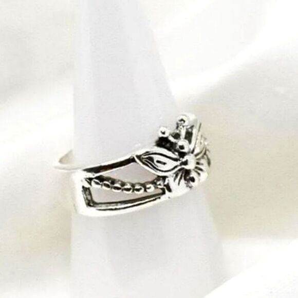 Silvery Butterfly Ring Size 7 - Picture 4 of 10